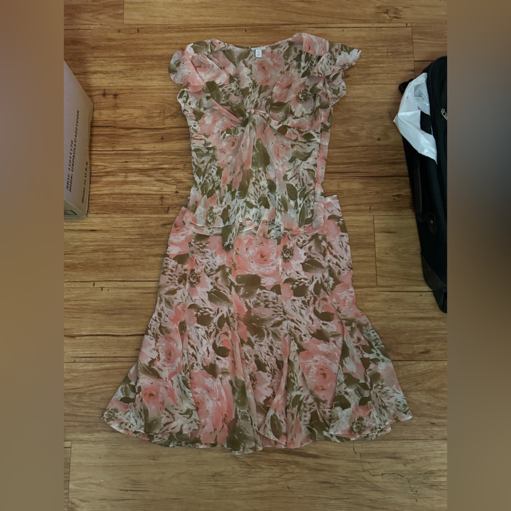 Reallyyy cute two piece skirt and top